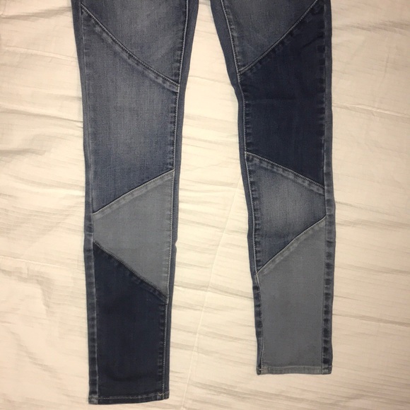 Adorable Skinny Jeans - Picture 4 of 4